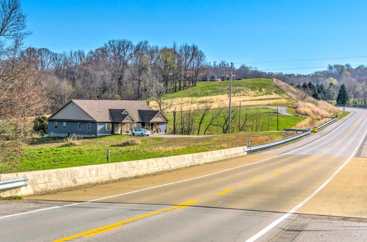 Pet-Friendly Brownsville Retreat With Porch! Sloans Crossing Εξωτερικό φωτογραφία